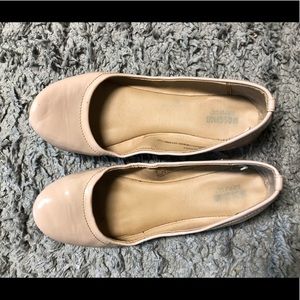 Nude flats